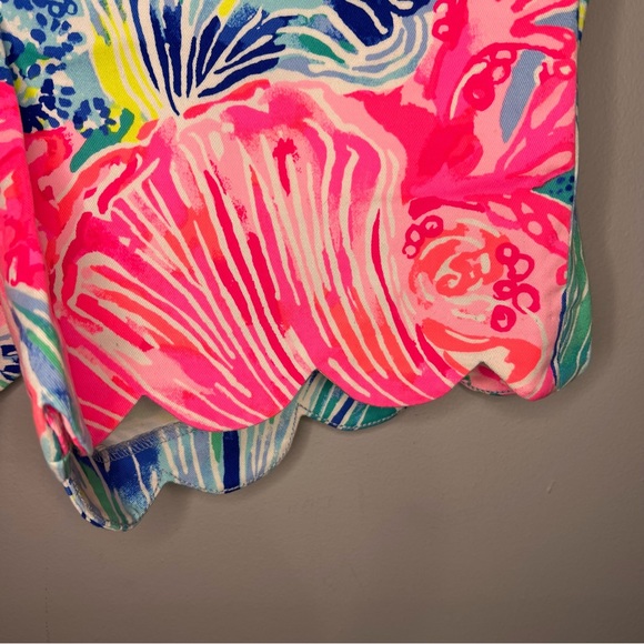 Lilly Pulitzer Scallop Hem Buttercup Stretch Short 5" in Beach Please 4 - Picture 7 of 9
